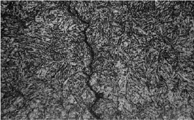 品成金屬制品：典型的淬火裂紋示例